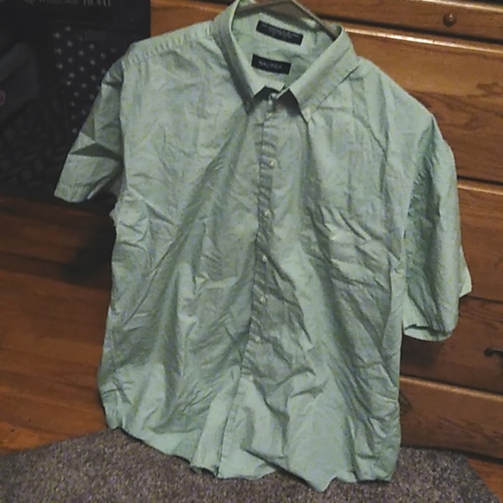 Nwot Men's Nautica shirt